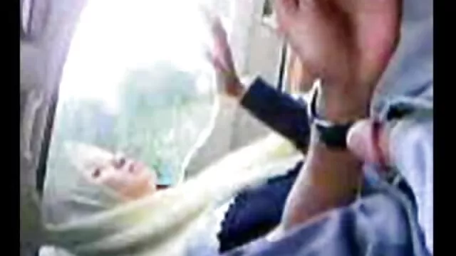 Chica rusa recibe semen en su videos pornos de mamas cojiendo culo apretado