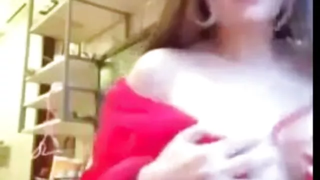 Morena de buenas tetas monta una polla videos mama cojiendo con su hijo