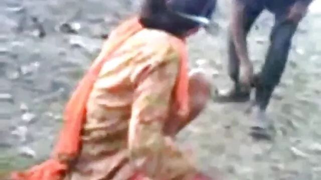 Belleza atada se hijos cojiendo con madres masturba