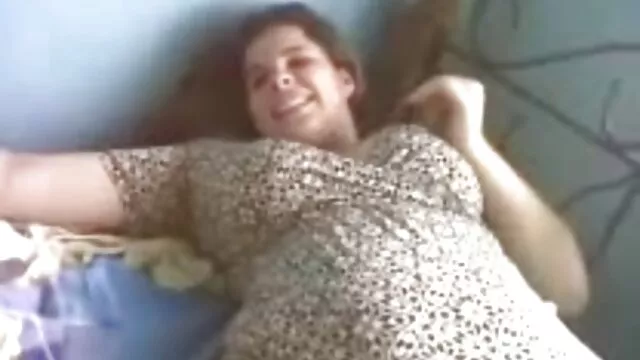 Rubia de tetas flotantes culiando ami madre