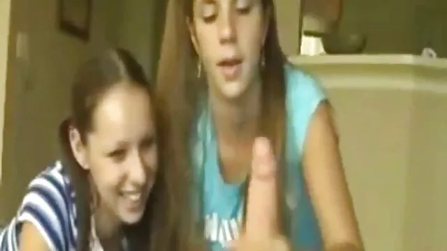 El chico videos de mamás cogiendo con sus hijos llenó el coño de su ama con medias de esperma