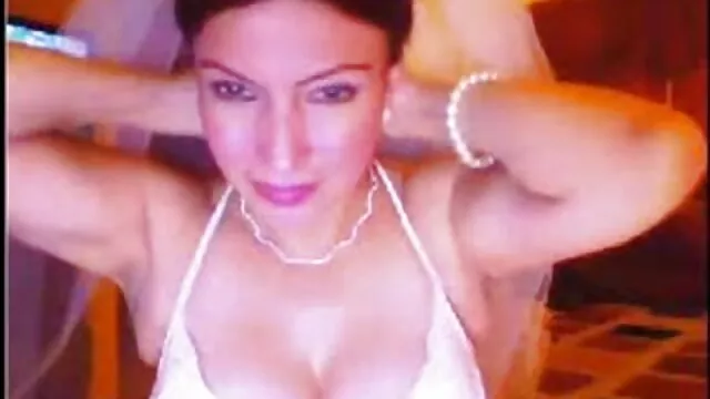 Ella quiere en todas las grietas y cojiendo a mama videos duro