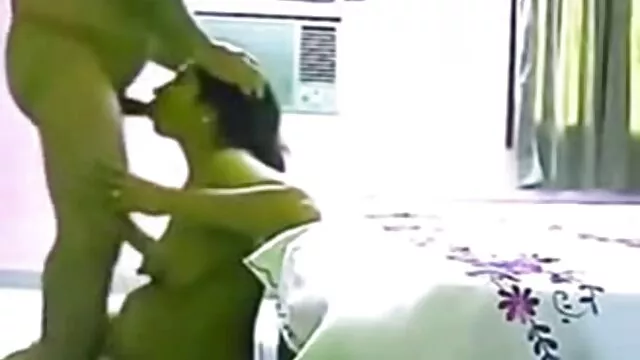 Dulces madres cojiendo con hijas lesbianas