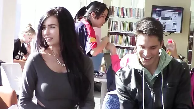 Estudiante rusa madres y hijas cojiendo descansando con el inquieto amigo de su padre