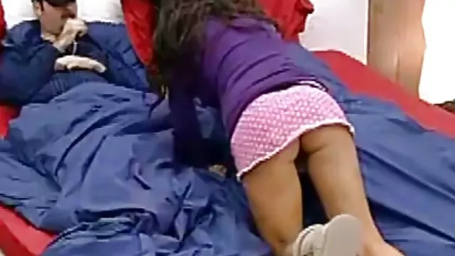 A mi bebé le encanta el cogiendo amimama sexo anal