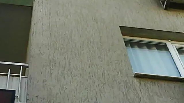 Sexo duro con una puta accesible mamas cojiendo sus hijos en el suelo