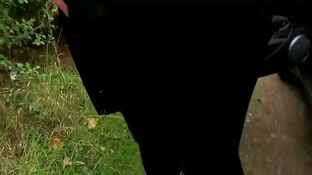 Shaya cogiendose a la mama Parker y una gran polla