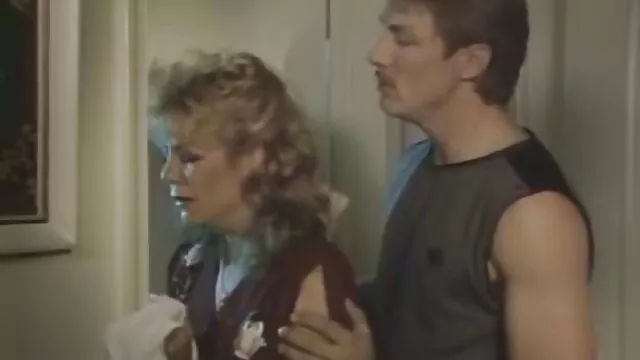 Pantera rusa penetrando profundamente en su mamas cojiendo asus hijos coño