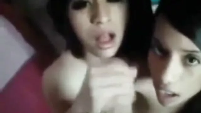 Las mujeres siempre mama y hija cogiendo y en todas partes aman tener sexo con caballeros.