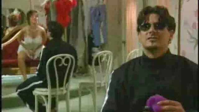 Visité a un chico con una polla enorme cojiendo con papa y mama
