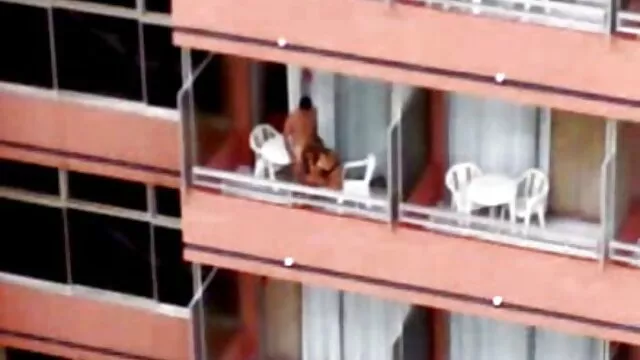 Trío lésbico su hijo se folla asu madre con anciana y jovencitas