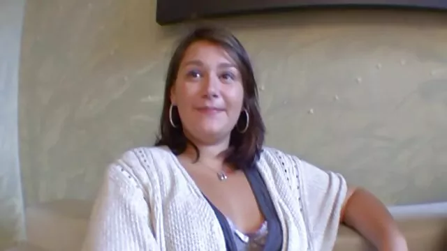 Zorra embarazada acaricia madre e hija cojiendo juntas el cuerpo sin ropa