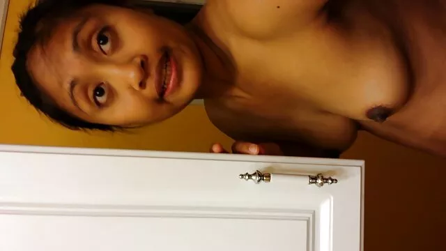 Sensual asiática empujó a un hombre hijos cojiendo madres negro
