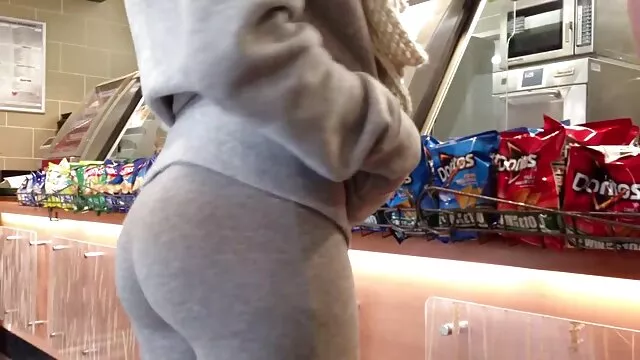 Joder cojiendo a mi madre real en la silla