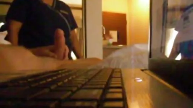 Morena traga madre enseña a su hijo a coger dick