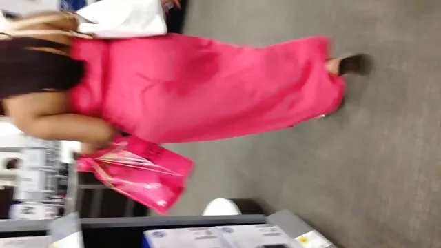 Hombre apasionado madre cojiendo con su hija tiene dos zorras en uniforme