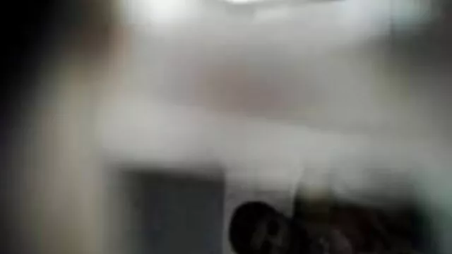 Coqueta chupa la polla de un amigo delante de su novio videos pornos cojiendo con mi mama celoso