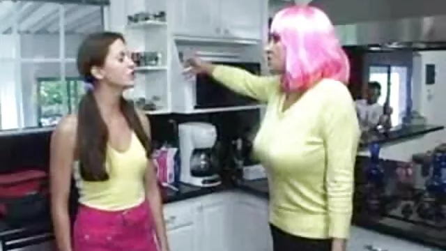 El agente aprovechó madre cojiendo con su hija el casting de una atractiva rubia en ambos agujeros