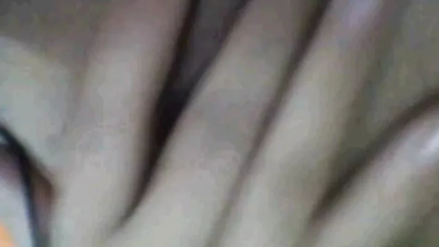 El hermano cojiendo mama y hijo vio que su hermana estaba fumando y como castigo la obligó a chuparlo